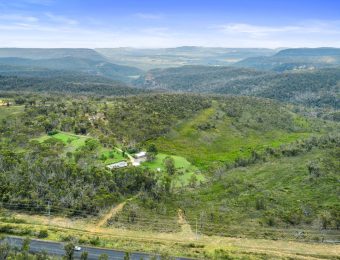 014_Open2view_ID868450-81_-_105_Chifley_Road-scaled
