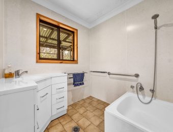 034_Open2view_ID868450-81_-_105_Chifley_Road-scaled