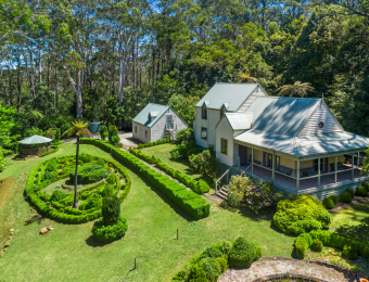 003_Open2view_ID980895-225_Mount_Irvine_Road