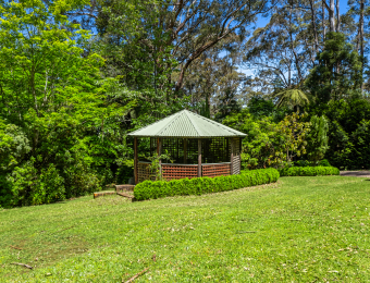 016_Open2view_ID980895-225_Mount_Irvine_Road