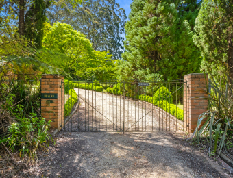 026_Open2view_ID980895-225_Mount_Irvine_Road