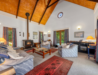 029_Open2view_ID980895-225_Mount_Irvine_Road