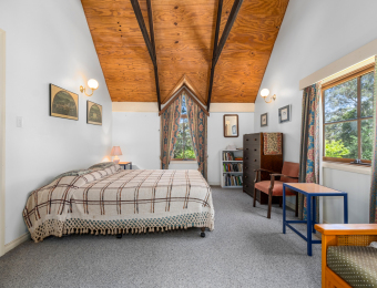 035_Open2view_ID980895-225_Mount_Irvine_Road