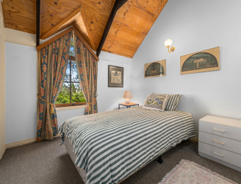 036_Open2view_ID980895-225_Mount_Irvine_Road